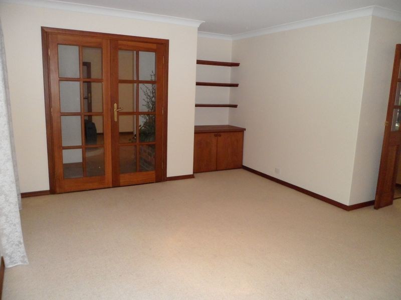 10 Witney Place, Leeming WA 6149