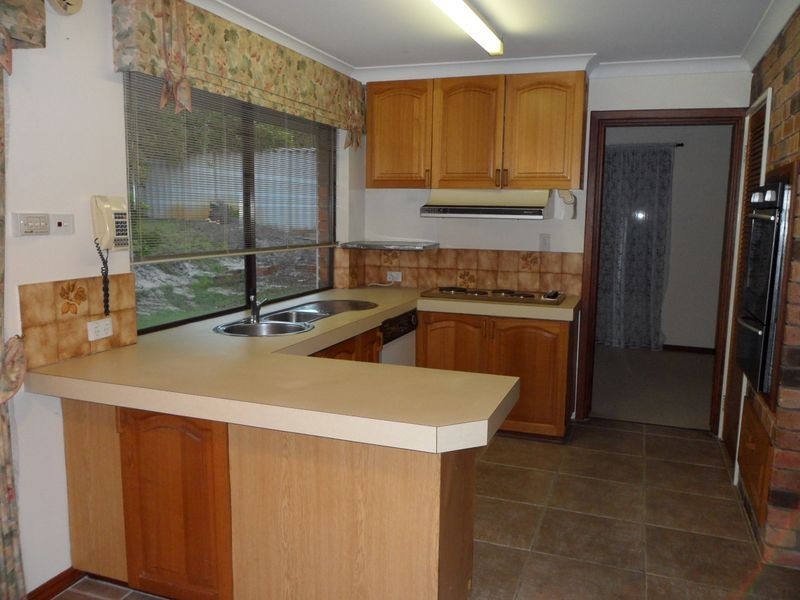 10 Witney Place, Leeming WA 6149