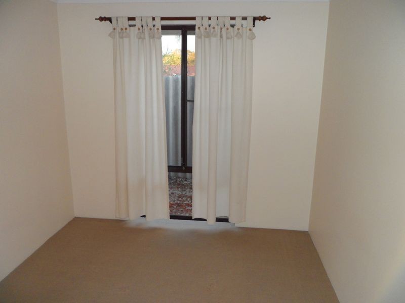 10 Witney Place, Leeming WA 6149