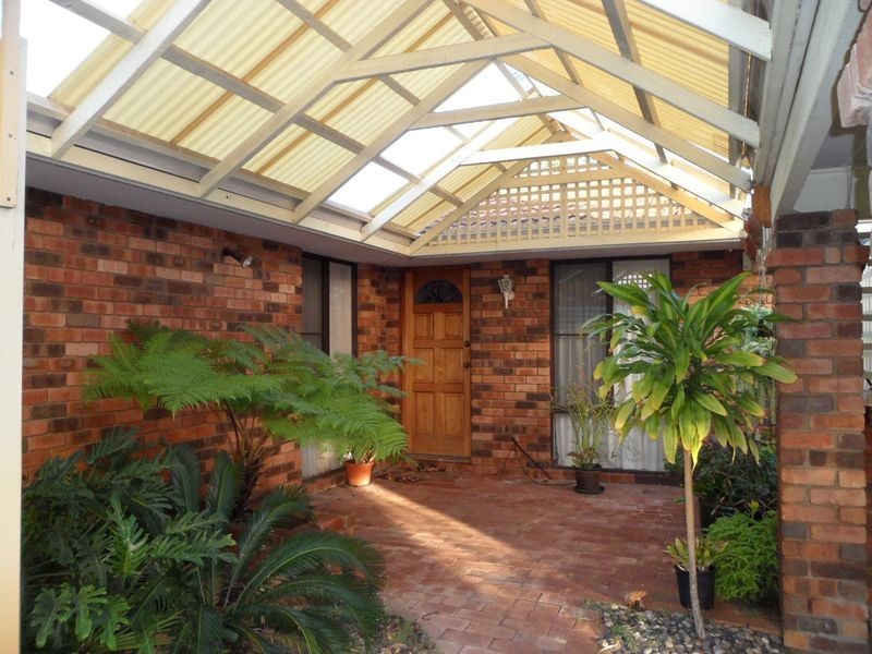 10 Witney Place, Leeming WA 6149