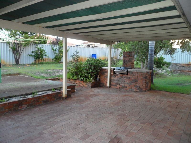 10 Witney Place, Leeming WA 6149