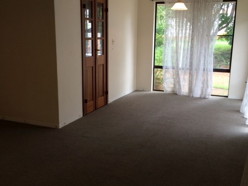 10 Witney Place, Leeming WA 6149