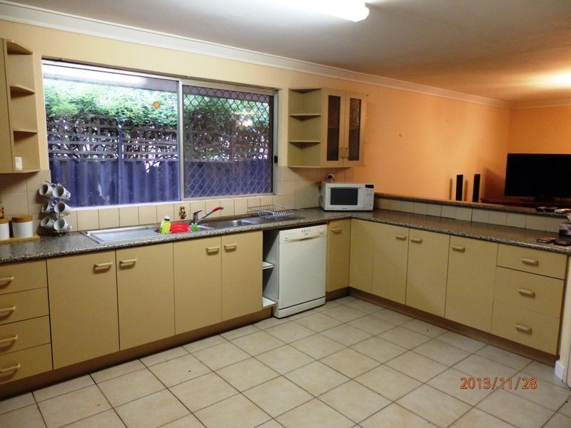 11 Banyard Avenue, Kelmscott WA 6111
