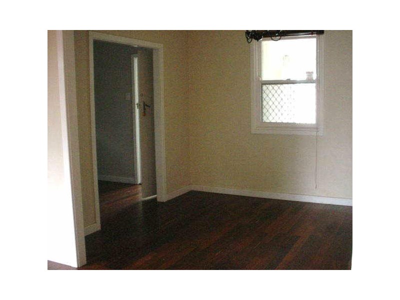 6 Brand Street, Cloverdale WA 6105