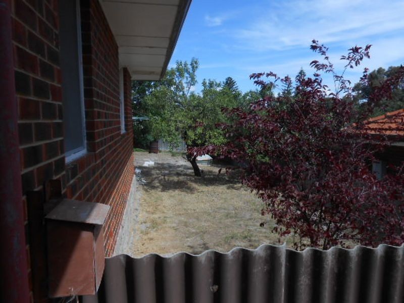 320 Fulham Street, Cloverdale WA 6105
