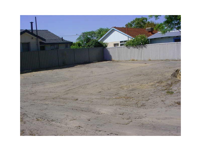 13A Crellin Way, Cloverdale WA 6105