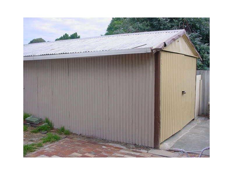 52 Orpington Street, Cloverdale WA 6105