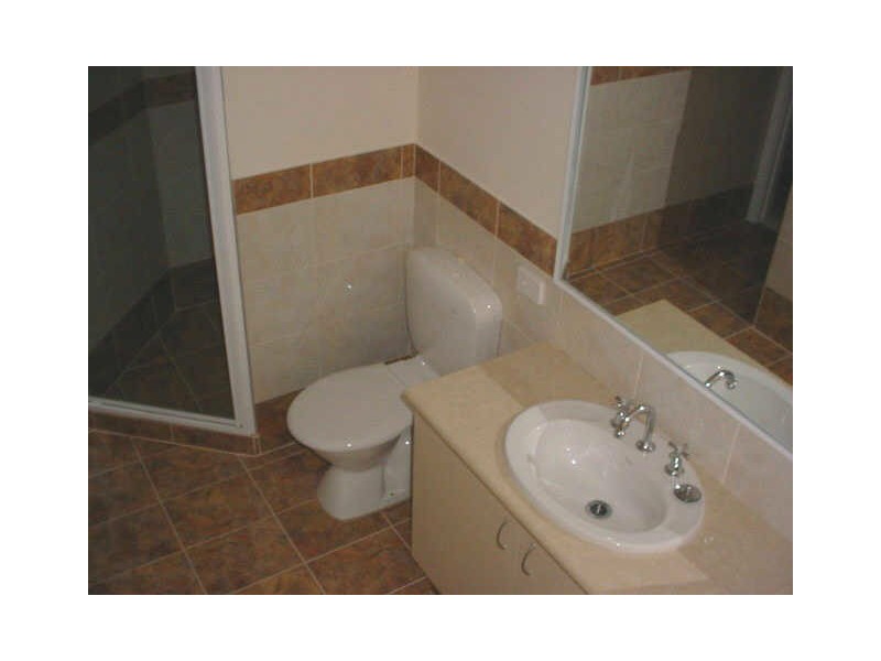 2/230 Knutsford Ave, Kewdale WA 6105