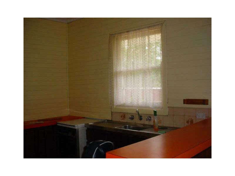 33 Whiteside Street, Cloverdale WA 6105