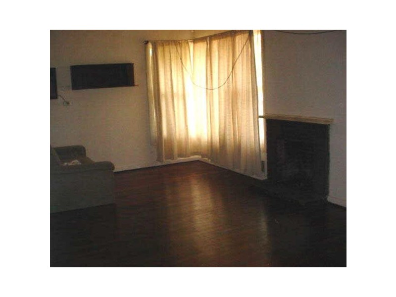 33 Whiteside Street, Cloverdale WA 6105