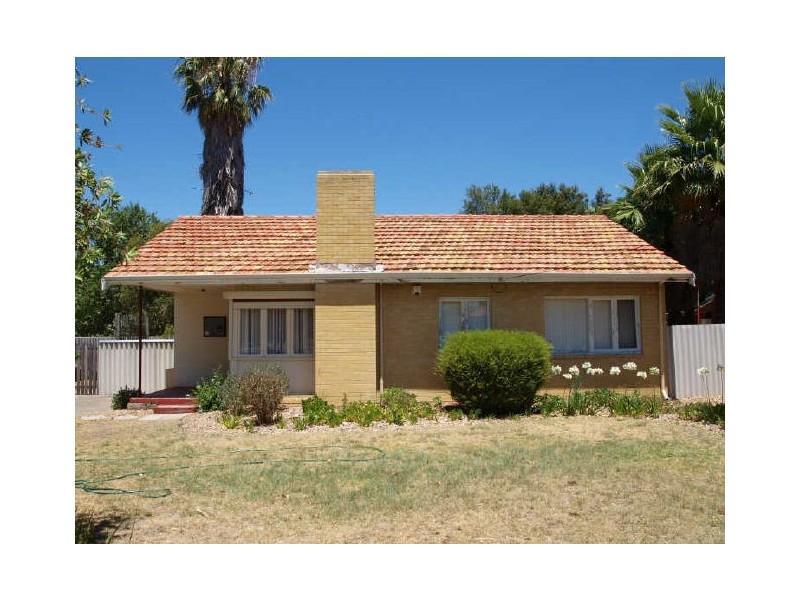 28 Hoskin Street, Cloverdale WA 6105