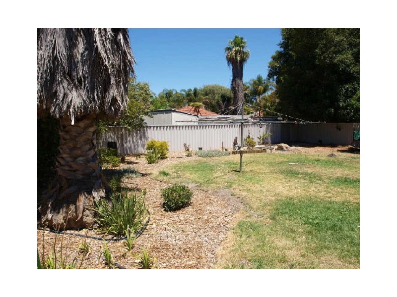 28 Hoskin Street, Cloverdale WA 6105