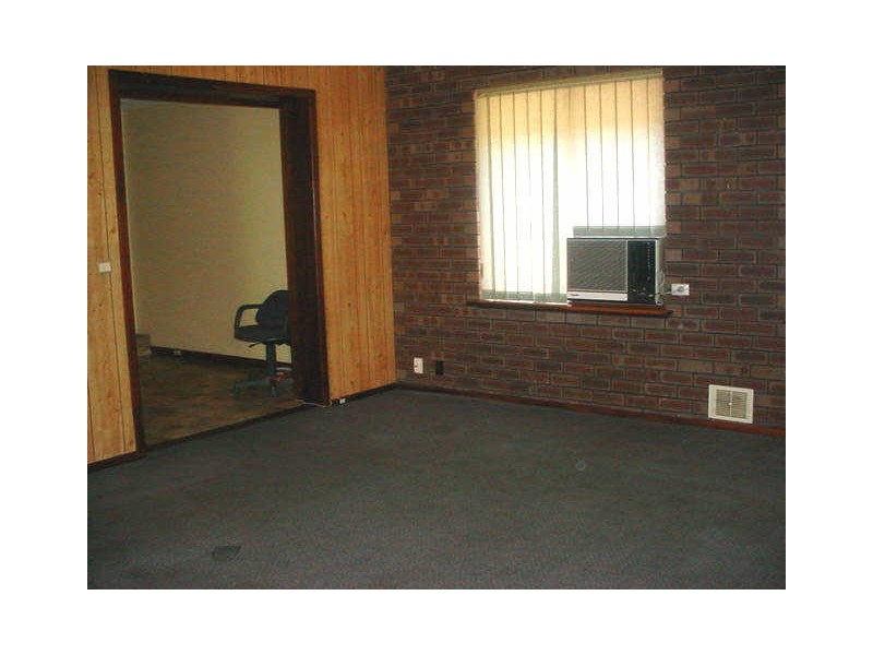 16 Pearl Road, Cloverdale WA 6105