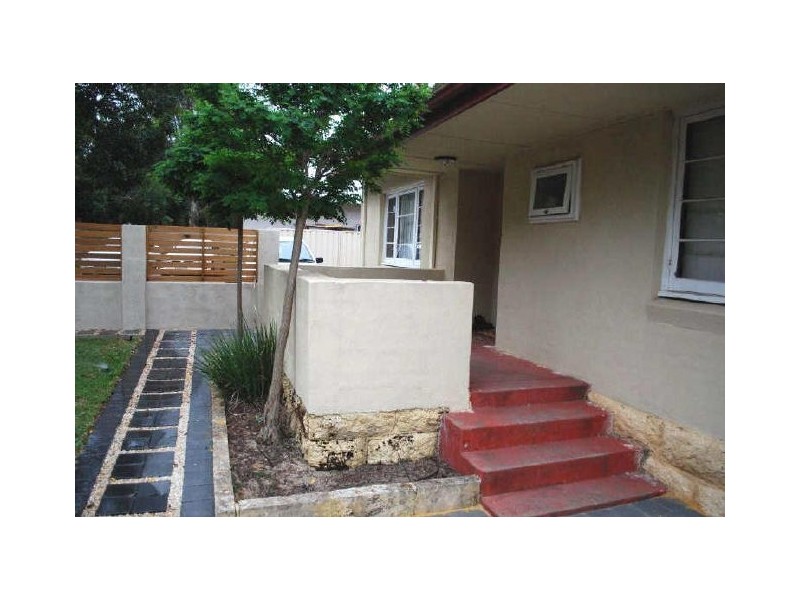 430 Berwick Street, St James WA 6102