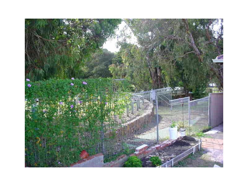 1/115 Mathesion Road, Ascot WA 6104