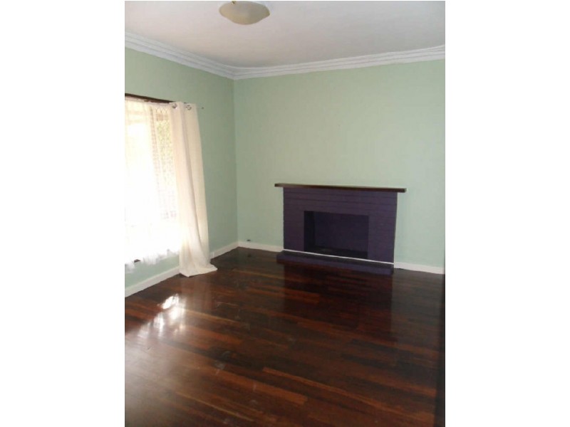 383 Fisher Street, Cloverdale WA 6105