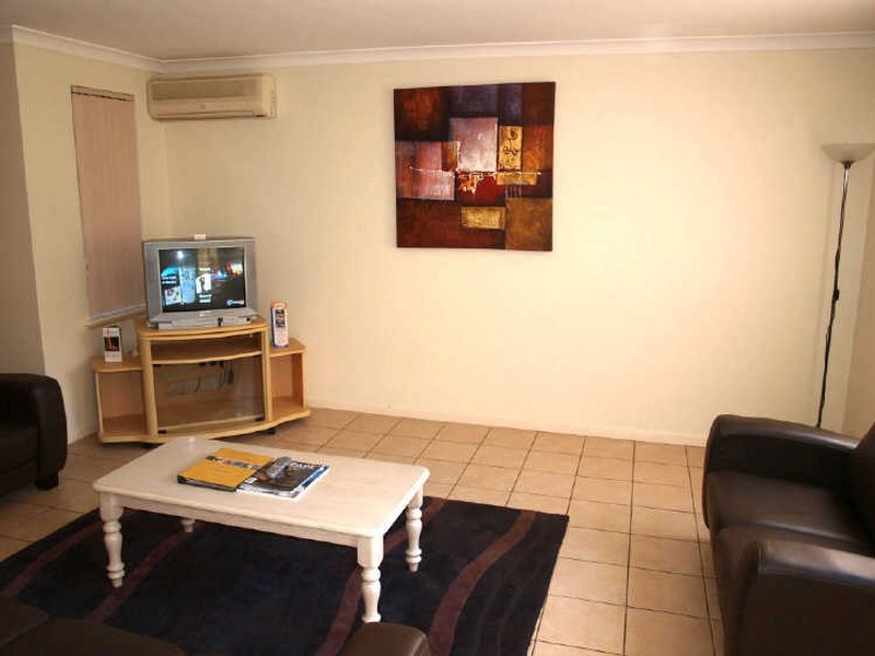 2/12 Kimberley Street, Belmont WA 6104