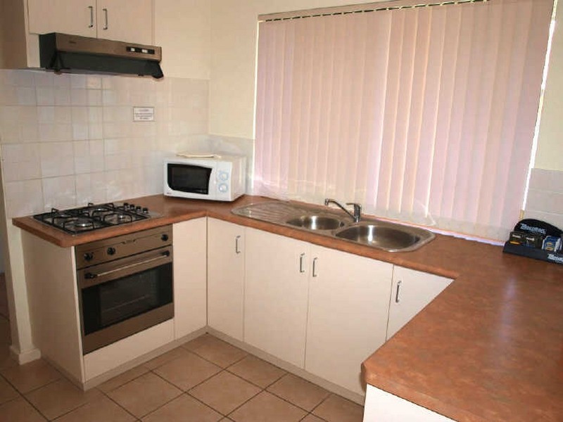 2/12 Kimberley Street, Belmont WA 6104