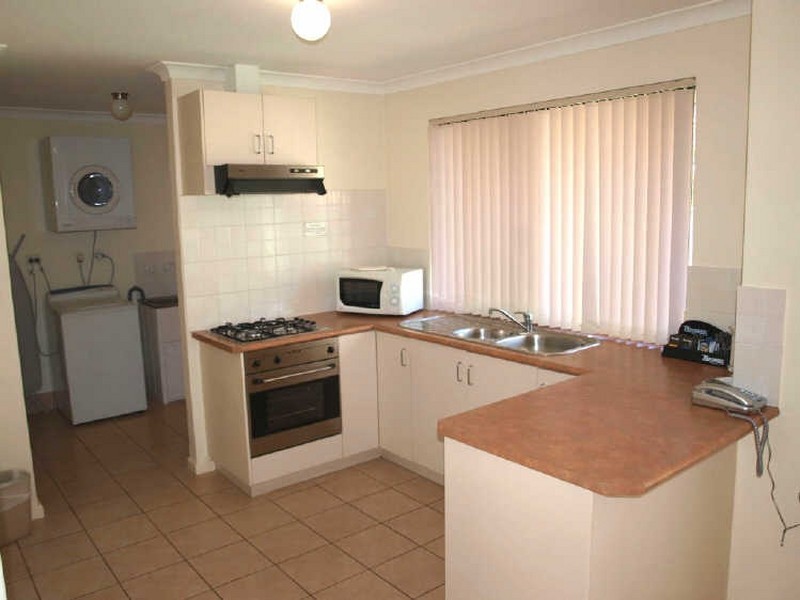 2/12 Kimberley Street, Belmont WA 6104