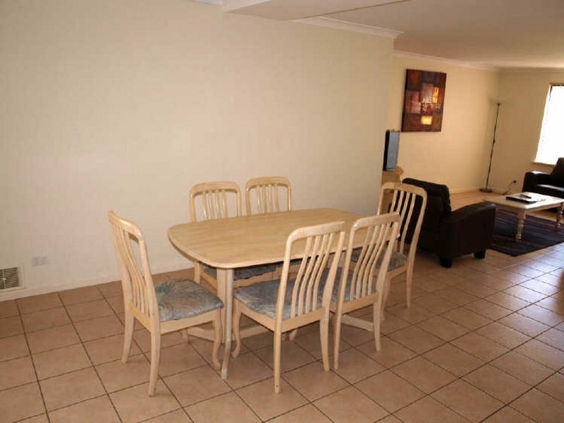 2/12 Kimberley Street, Belmont WA 6104