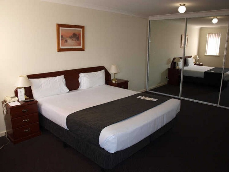 2/12 Kimberley Street, Belmont WA 6104