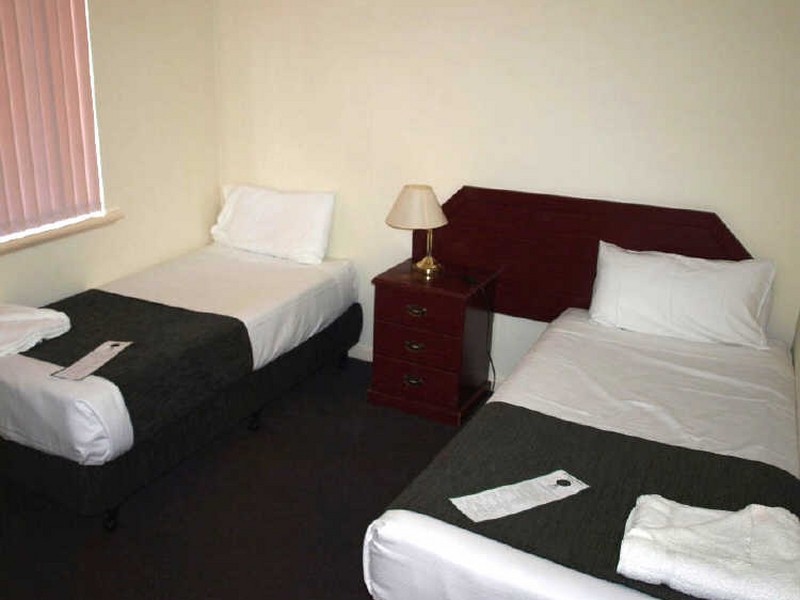 2/12 Kimberley Street, Belmont WA 6104