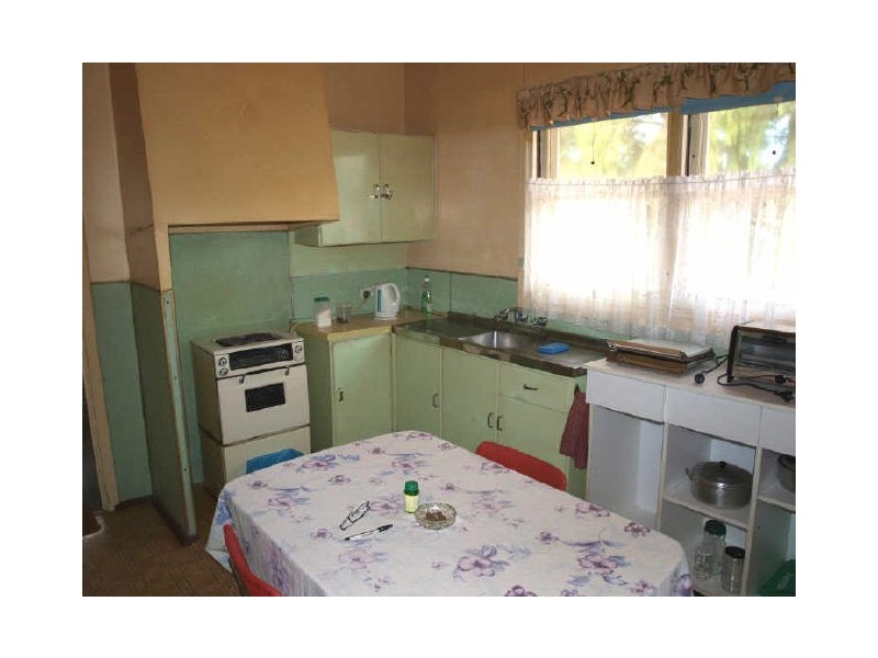 7 Crellin Way, Cloverdale WA 6105