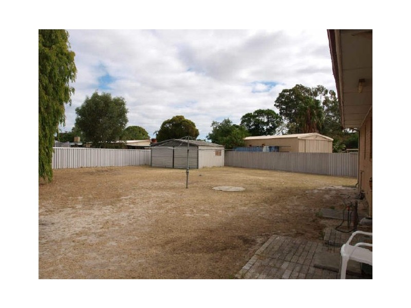 7 Crellin Way, Cloverdale WA 6105