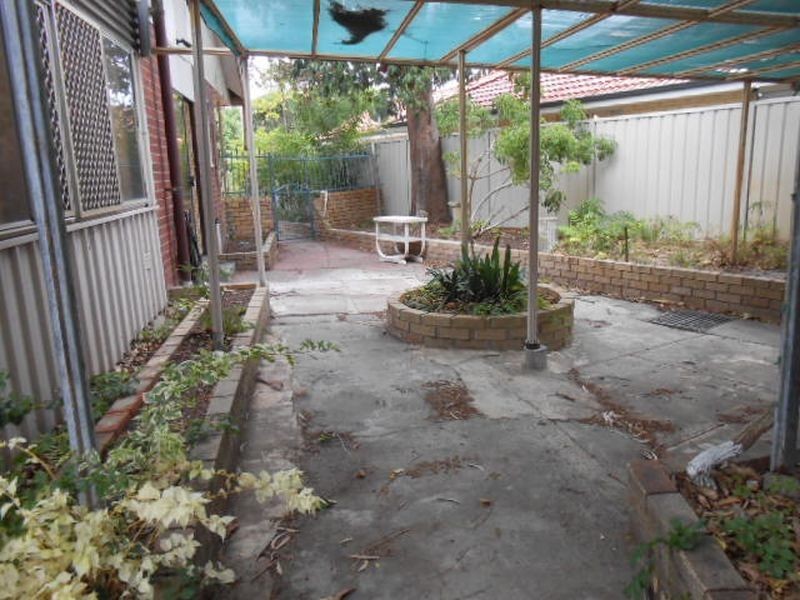 24 Finnan Street, Cloverdale WA 6105