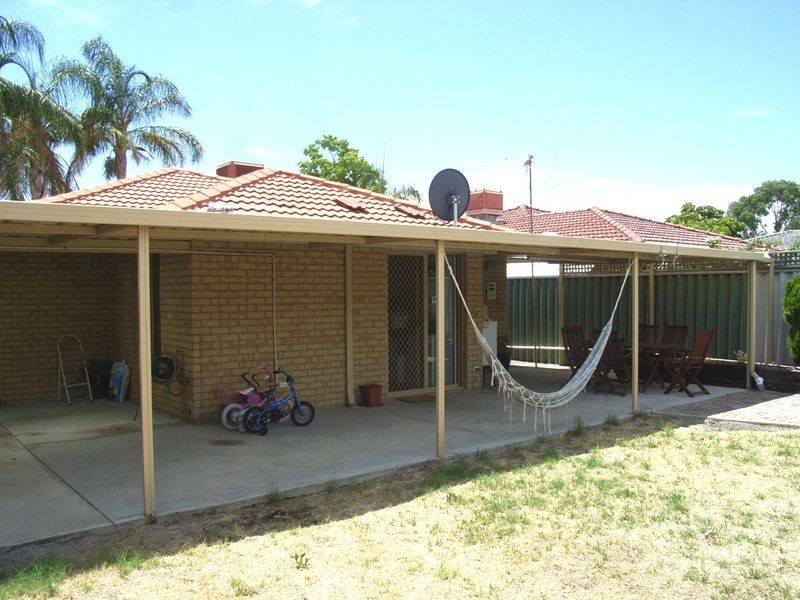 11 Galaxy Way, Carlisle WA 6101