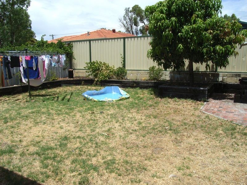 11 Galaxy Way, Carlisle WA 6101