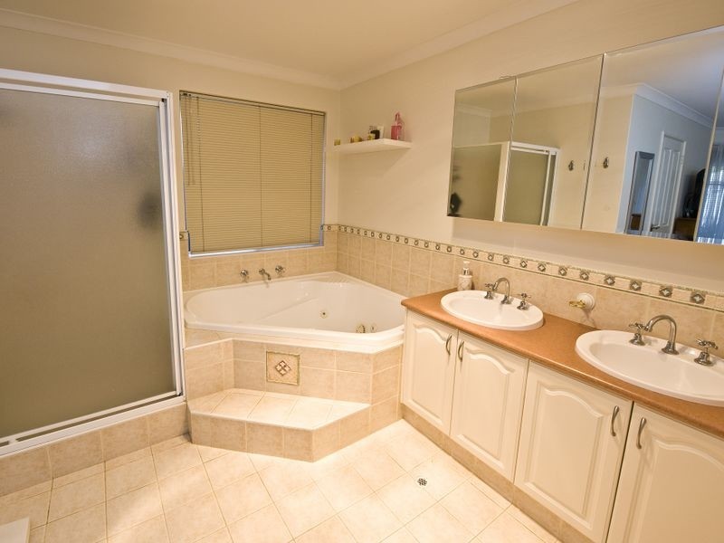3 Coolbarro Lane, Redcliffe WA 6104