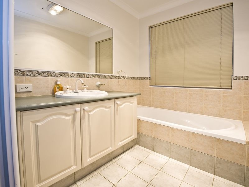 3 Coolbarro Lane, Redcliffe WA 6104