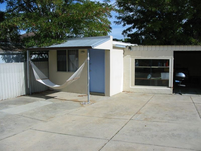 6 Brand Street, Cloverdale WA 6105