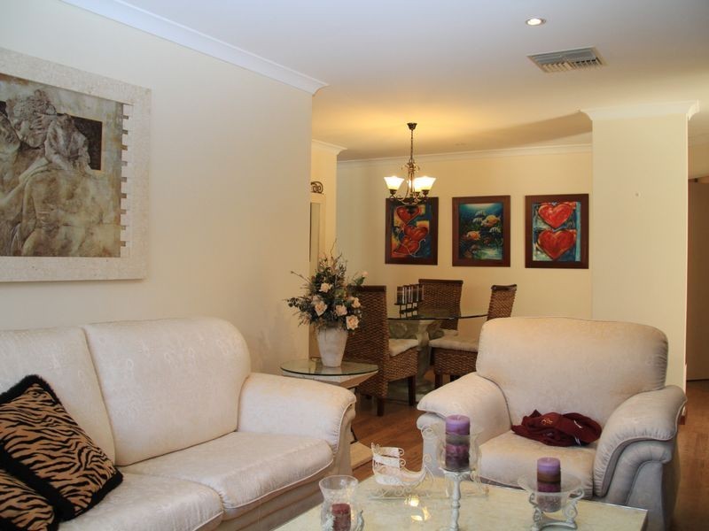 31 Vaucluse Crescent, Ellenbrook WA 6069