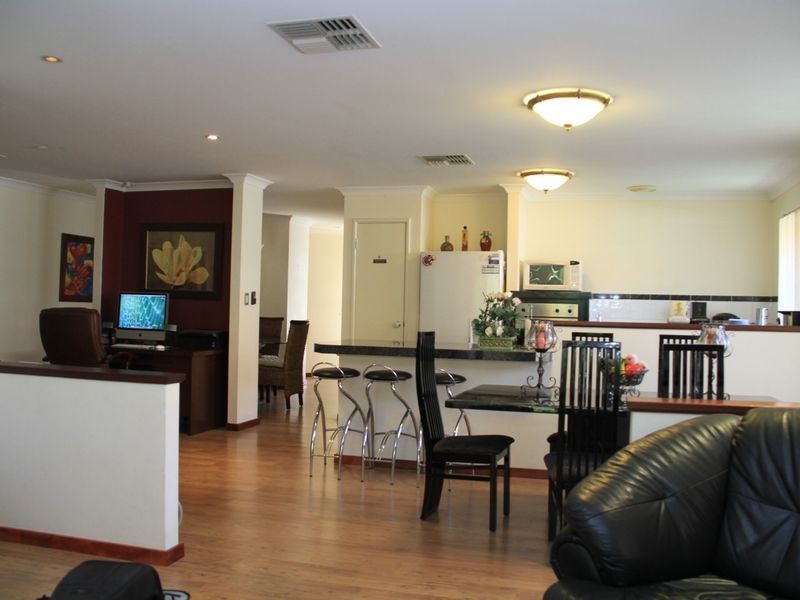 31 Vaucluse Crescent, Ellenbrook WA 6069