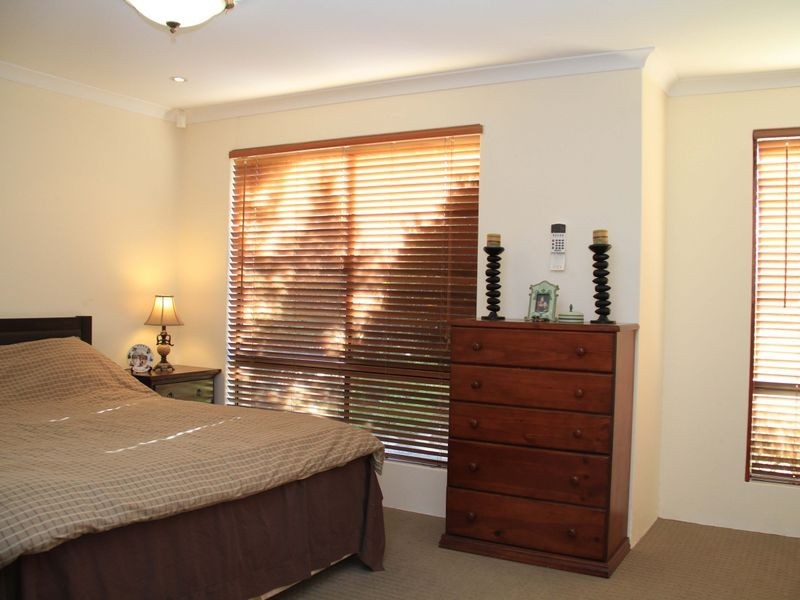 31 Vaucluse Crescent, Ellenbrook WA 6069