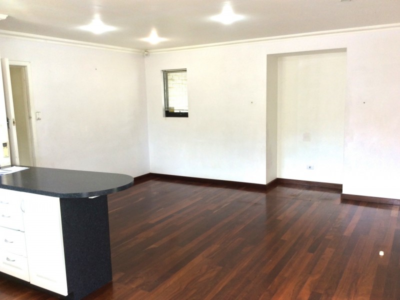 35 Pearl Road, Cloverdale WA 6105