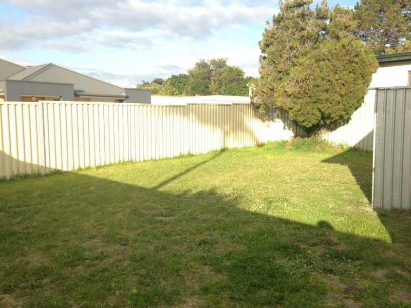 35 Pearl Road, Cloverdale WA 6105