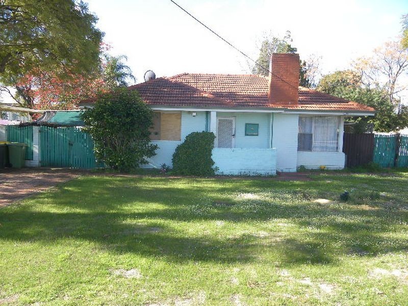 33 Whiteside Street, Cloverdale WA 6105