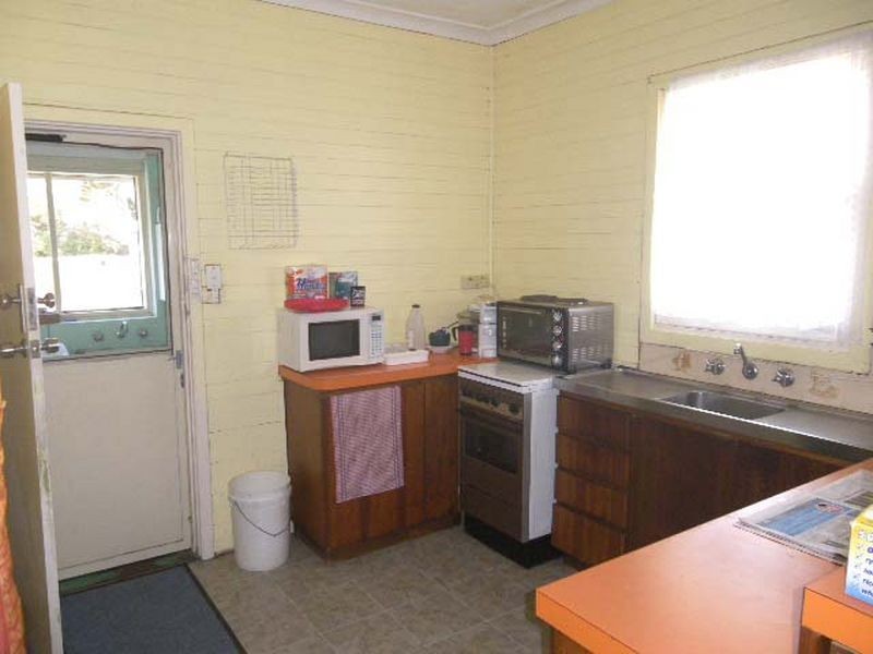 33 Whiteside Street, Cloverdale WA 6105