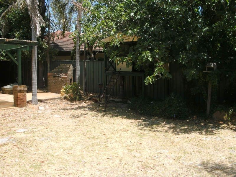 211 Gabriel Street, Cloverdale WA 6105