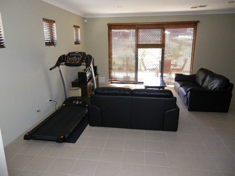 3/179 Leake Street, Belmont WA 6104