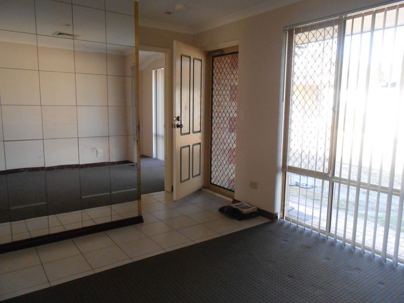 2/1 Villa Mews, Kewdale WA 6105