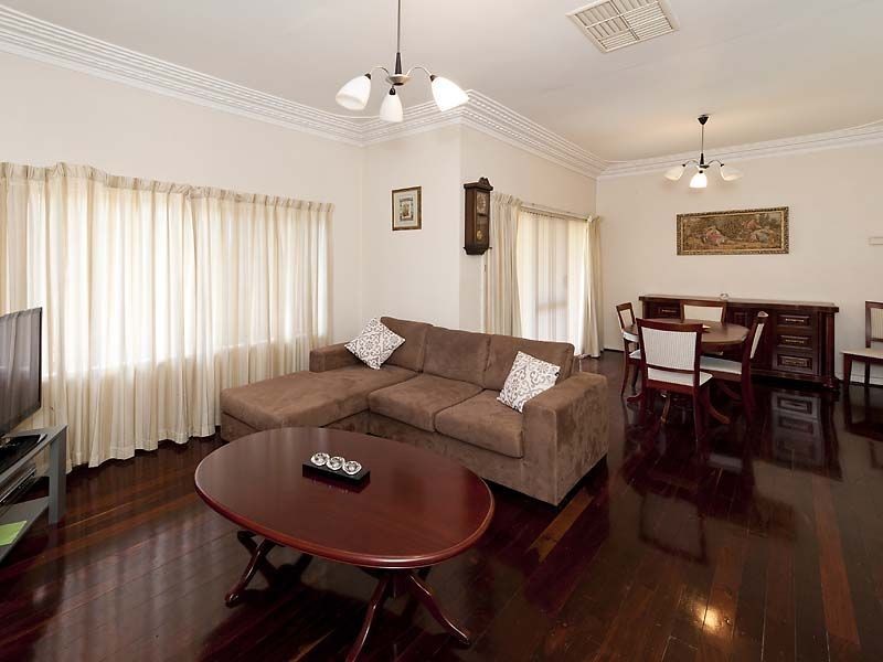 16 Martin Avenue, Rivervale WA 6103