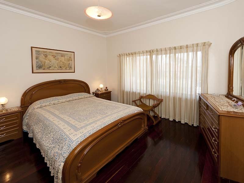 16 Martin Avenue, Rivervale WA 6103