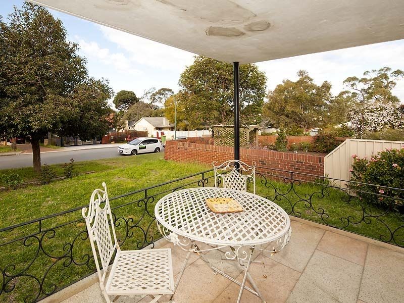 16 Martin Avenue, Rivervale WA 6103