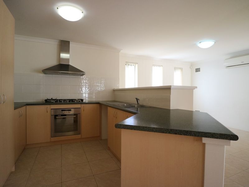 30 Beverley Place, Cloverdale WA 6105