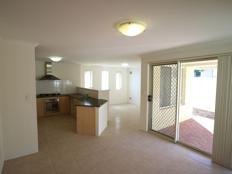 30 Beverley Place, Cloverdale WA 6105