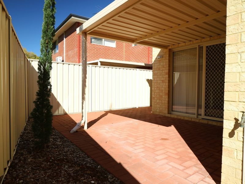 30 Beverley Place, Cloverdale WA 6105